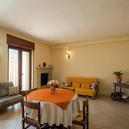 Orange Lejlighed Taviano (Lecce)